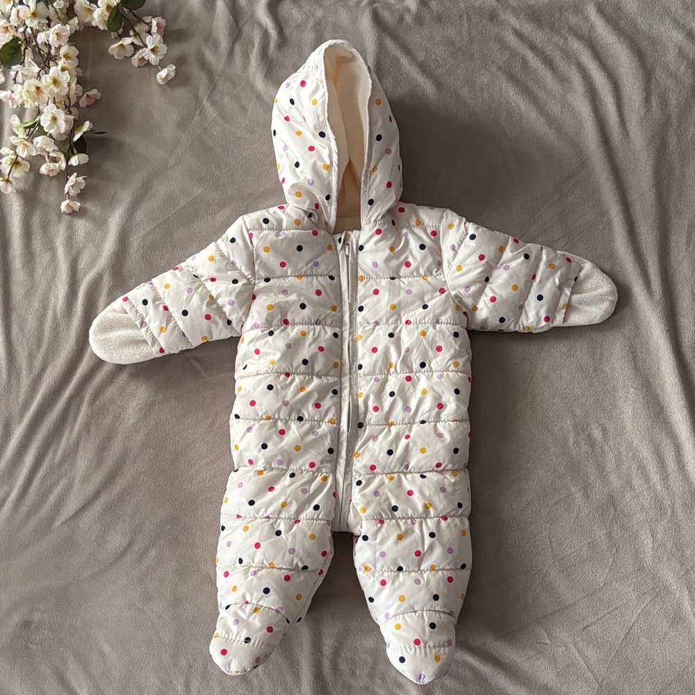 old navy polka dot snowsuit with hood 3-6 months